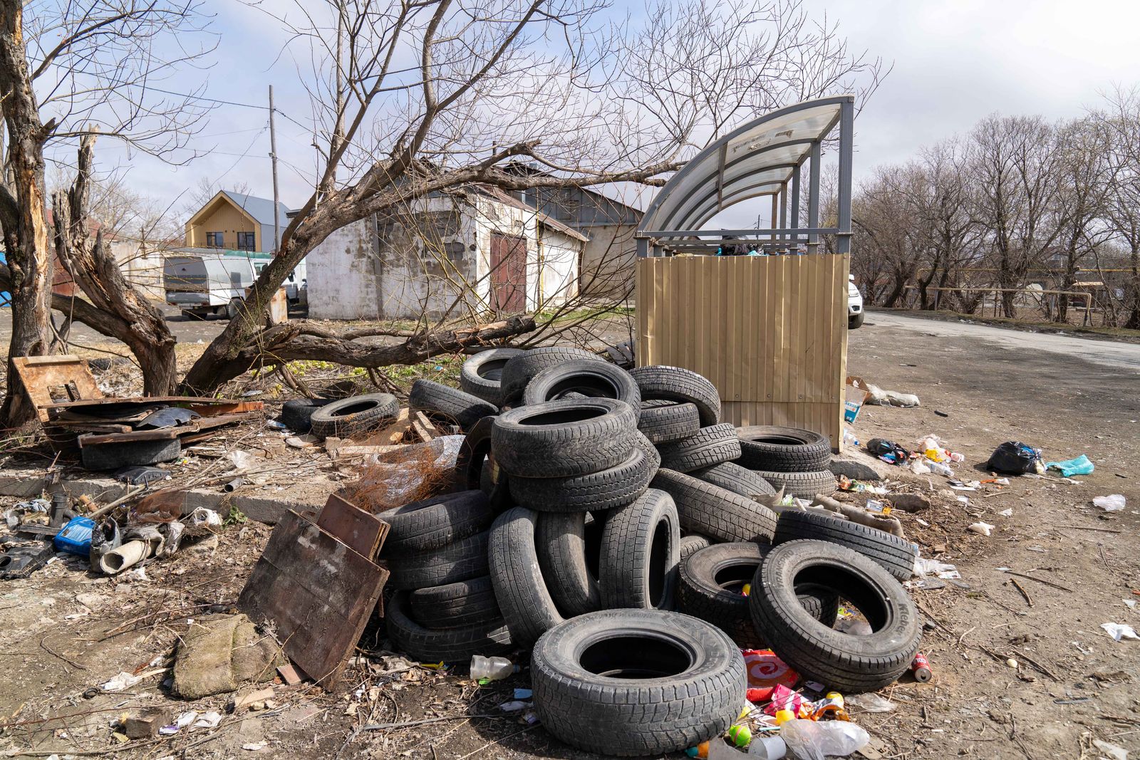 В рамках месячника чистоты в Южно-Сахалинске собрали уже около 600 кубических метров мусора